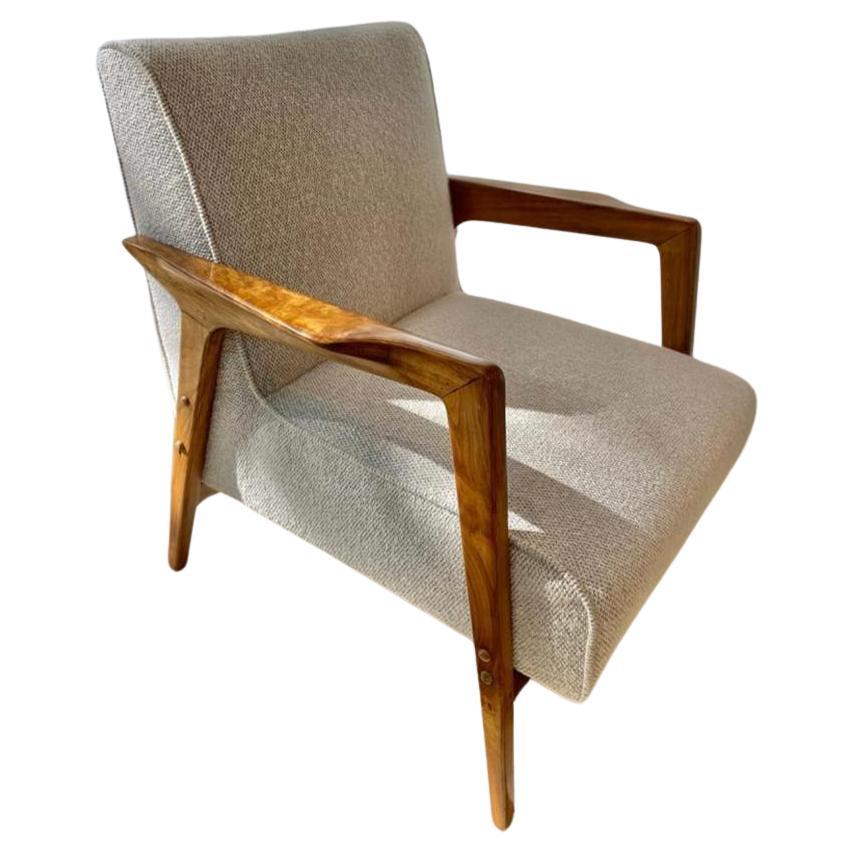 Giuseppe Scapinelli. Mid-Century Modern Pair of Armchairs in Caviúna Wood For Sale