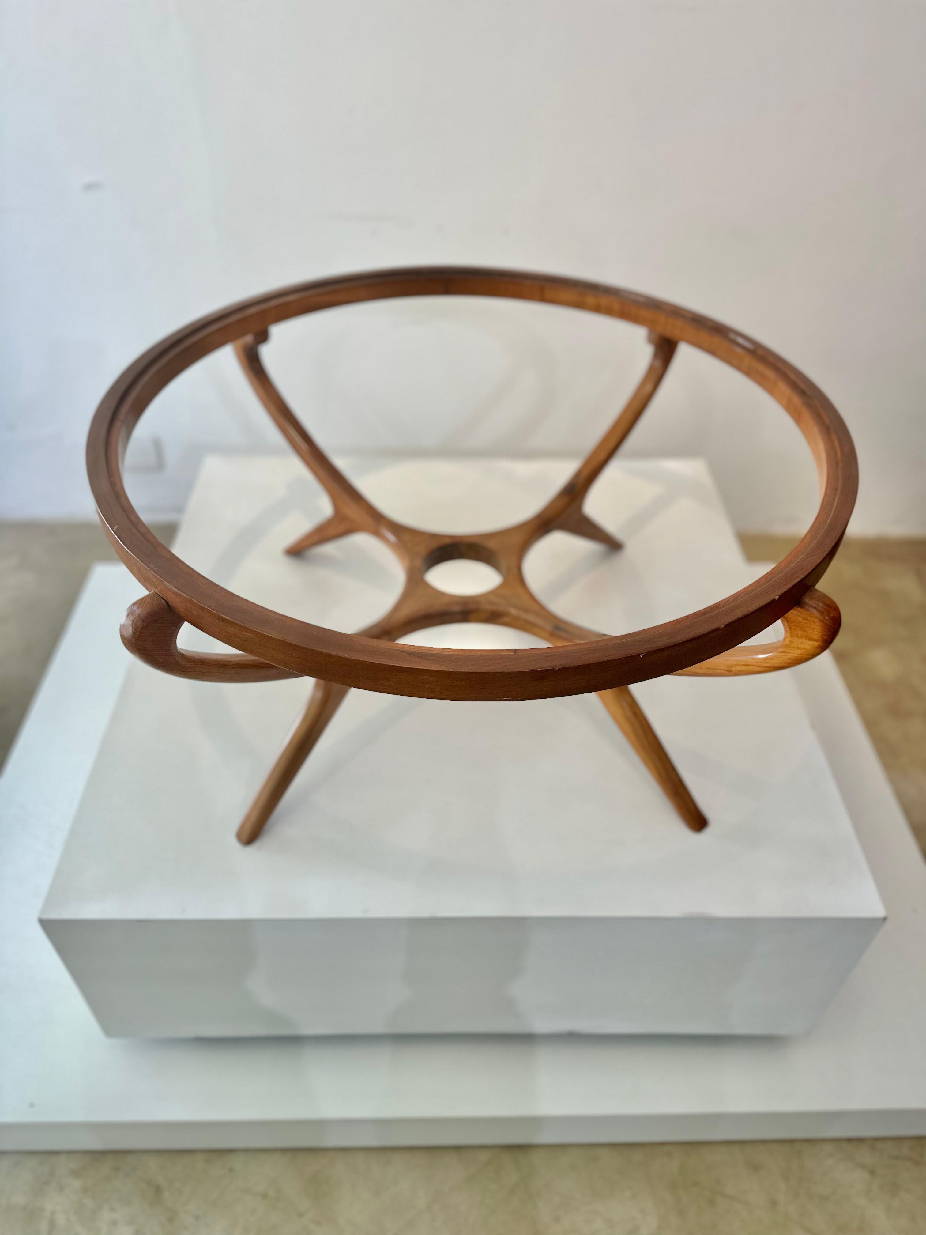 Brazilian Giuseppe Scapinelli. Mid-Century Modern Round Coffee Table in Caviúna Wood