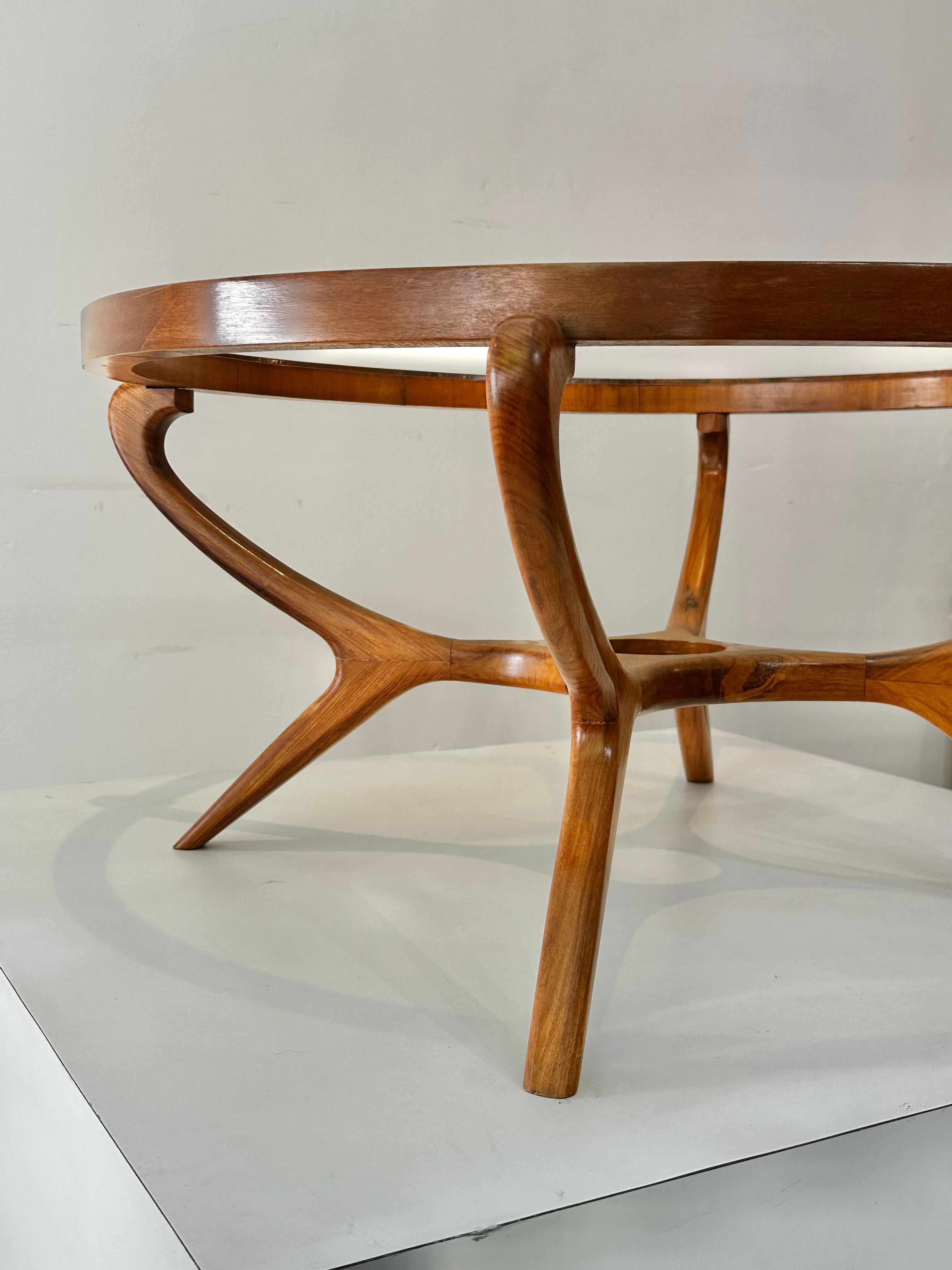 Giuseppe Scapinelli. Mid-Century Modern Round Coffee Table in Caviúna Wood 2