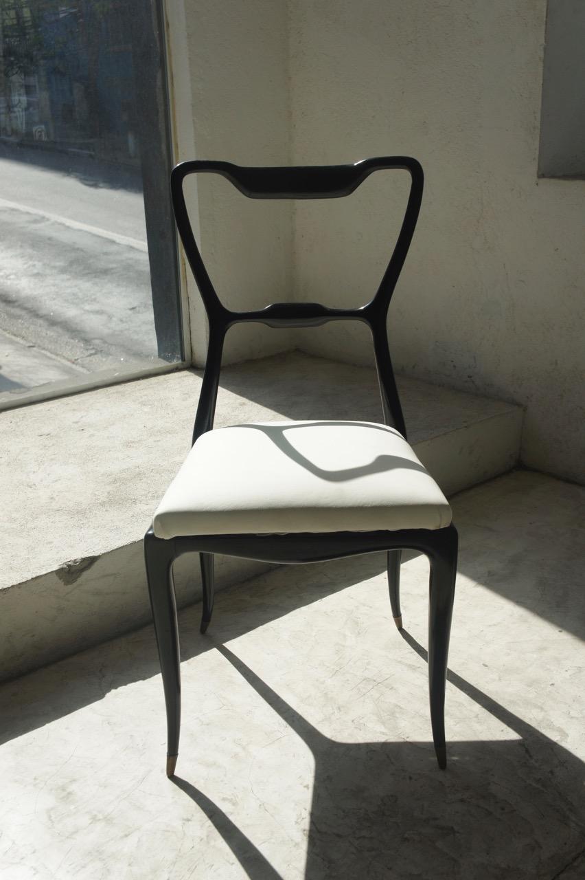 Giuseppe Scapinelli, Set of 12 Ebonized 1950s Brazilian Modern Design Chairs In Good Condition In Sao Paulo, SP