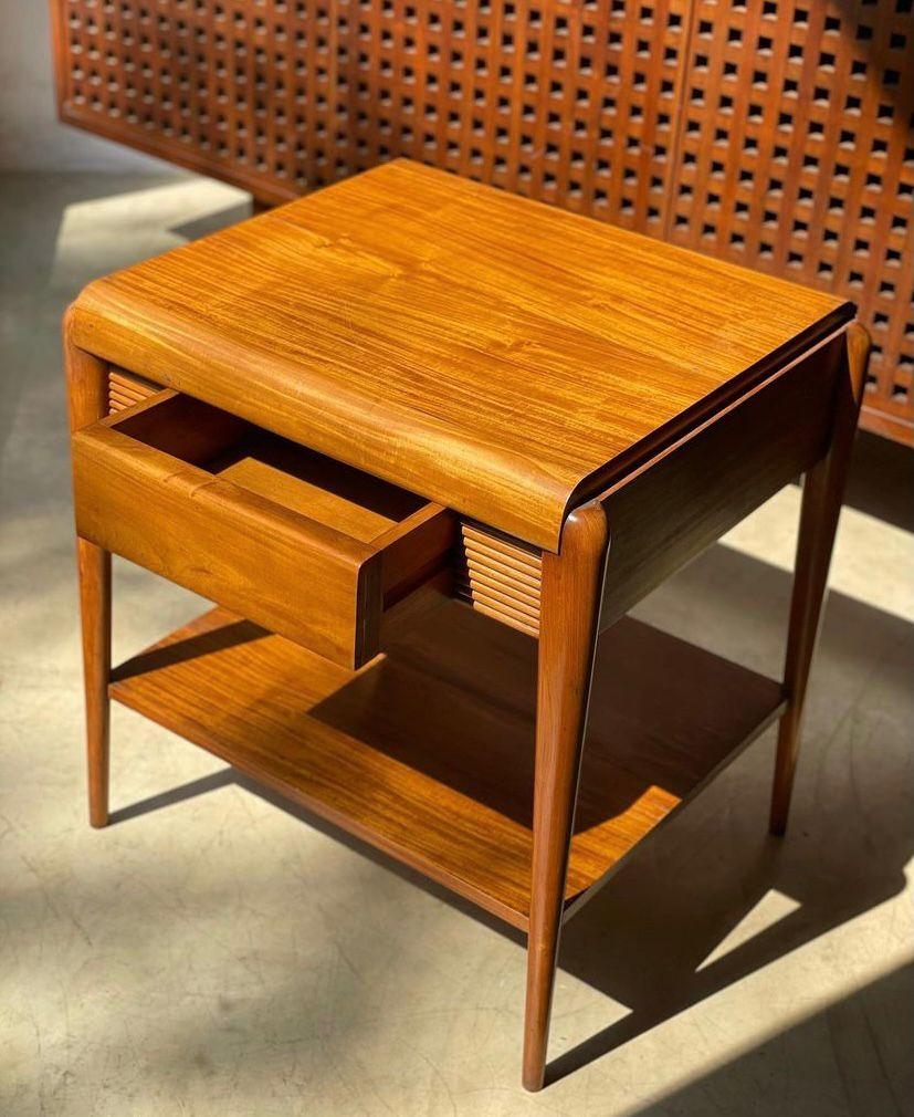 Giuseppe Scapinelli. Mid-Century Modern Side Table in Caviúna Wood For Sale 1