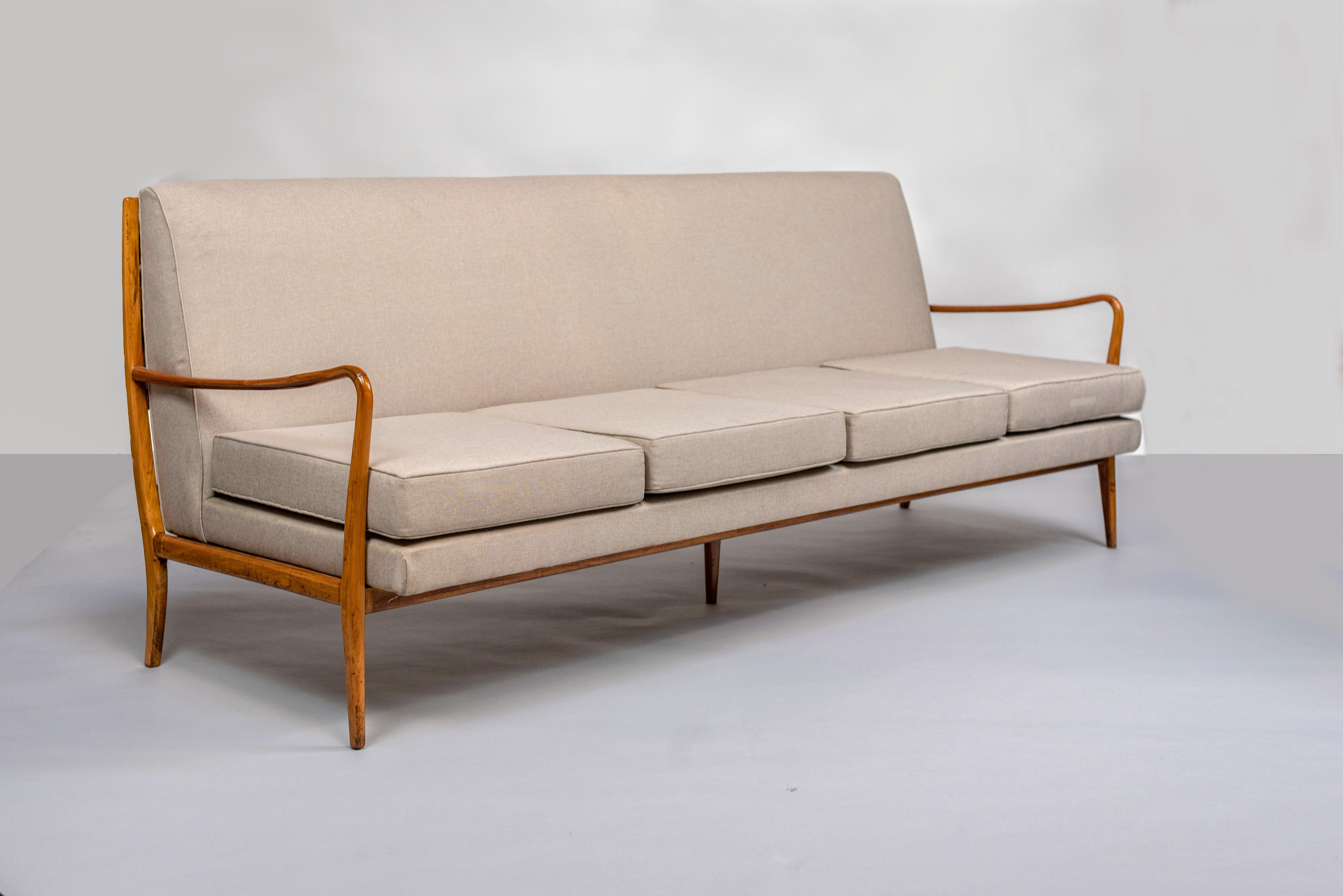 Mid-Century Modern Giuseppe Scapinelli. Sofa in Caviuna's wood, 4 seats, c. 1950 For Sale