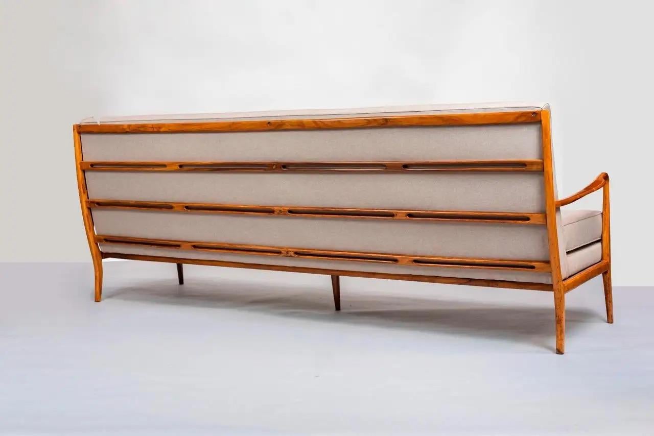 Giuseppe Scapinelli. Sofá de madera de Caviuna, 4 plazas, c. 1950 Moderno de mediados de siglo en venta