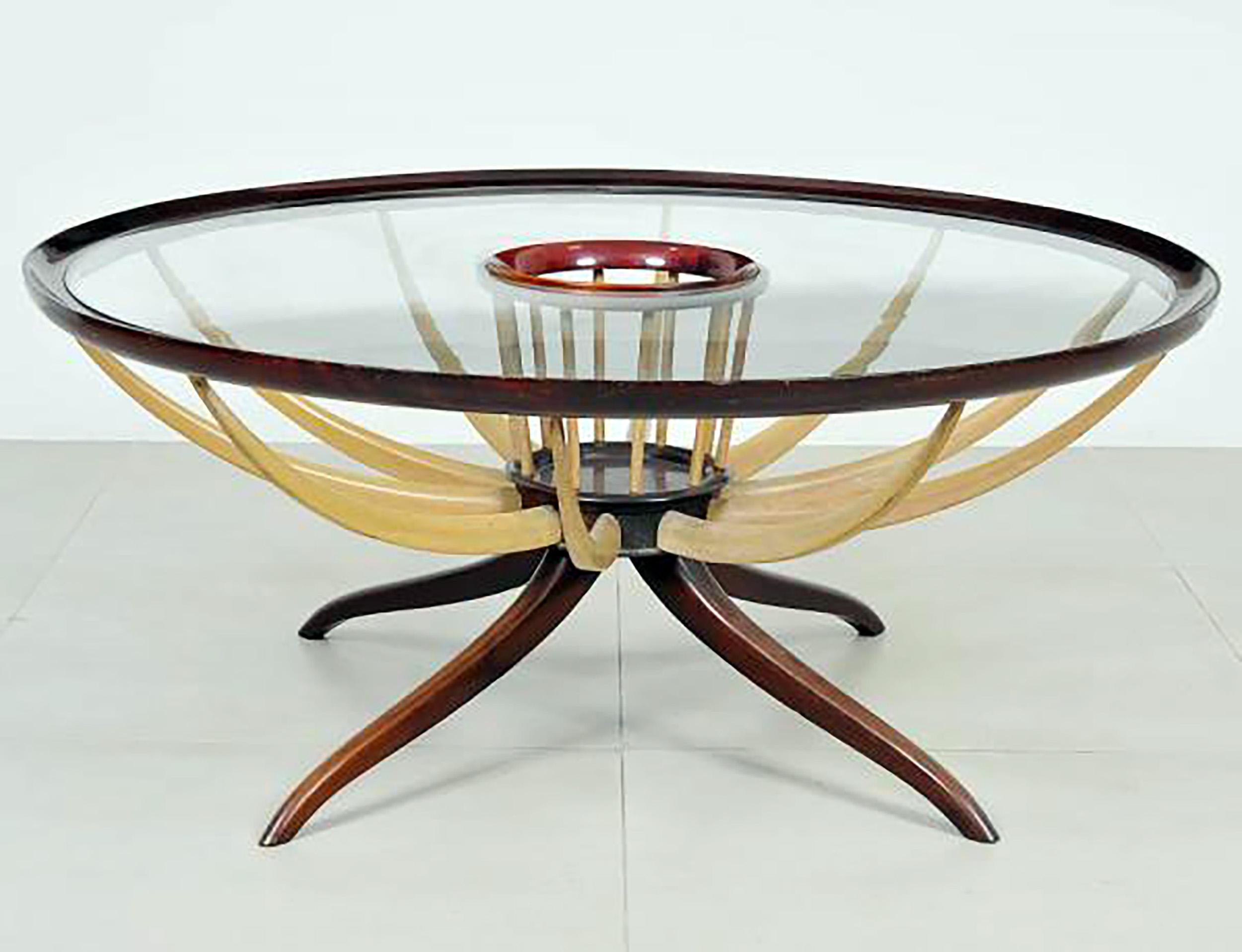 This table inspired by the coffee table model 