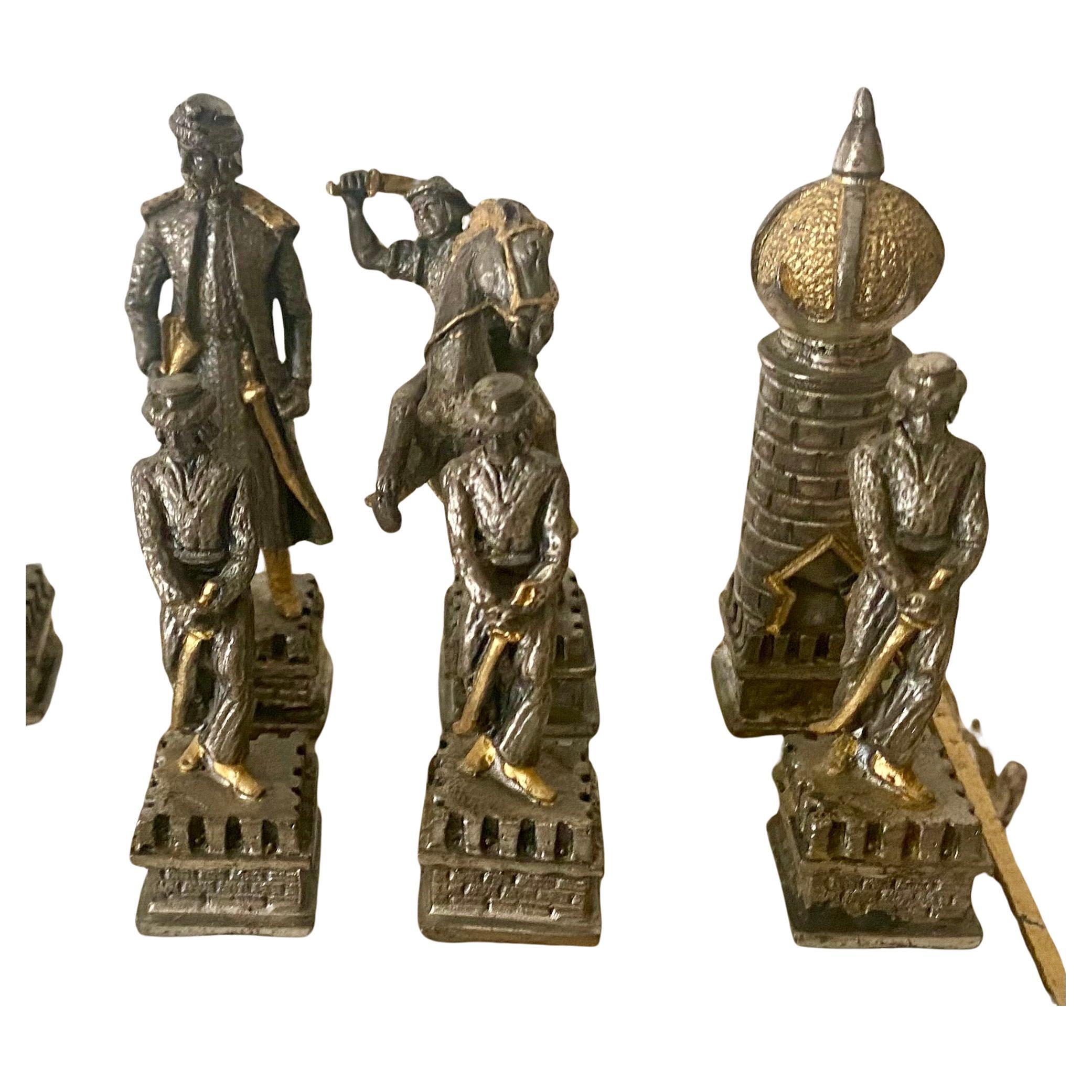 Giuseppe Vasari (1934-2005)  Fine Gilt Metal Chess Set And Marble Game Board In Excellent Condition In London, GB