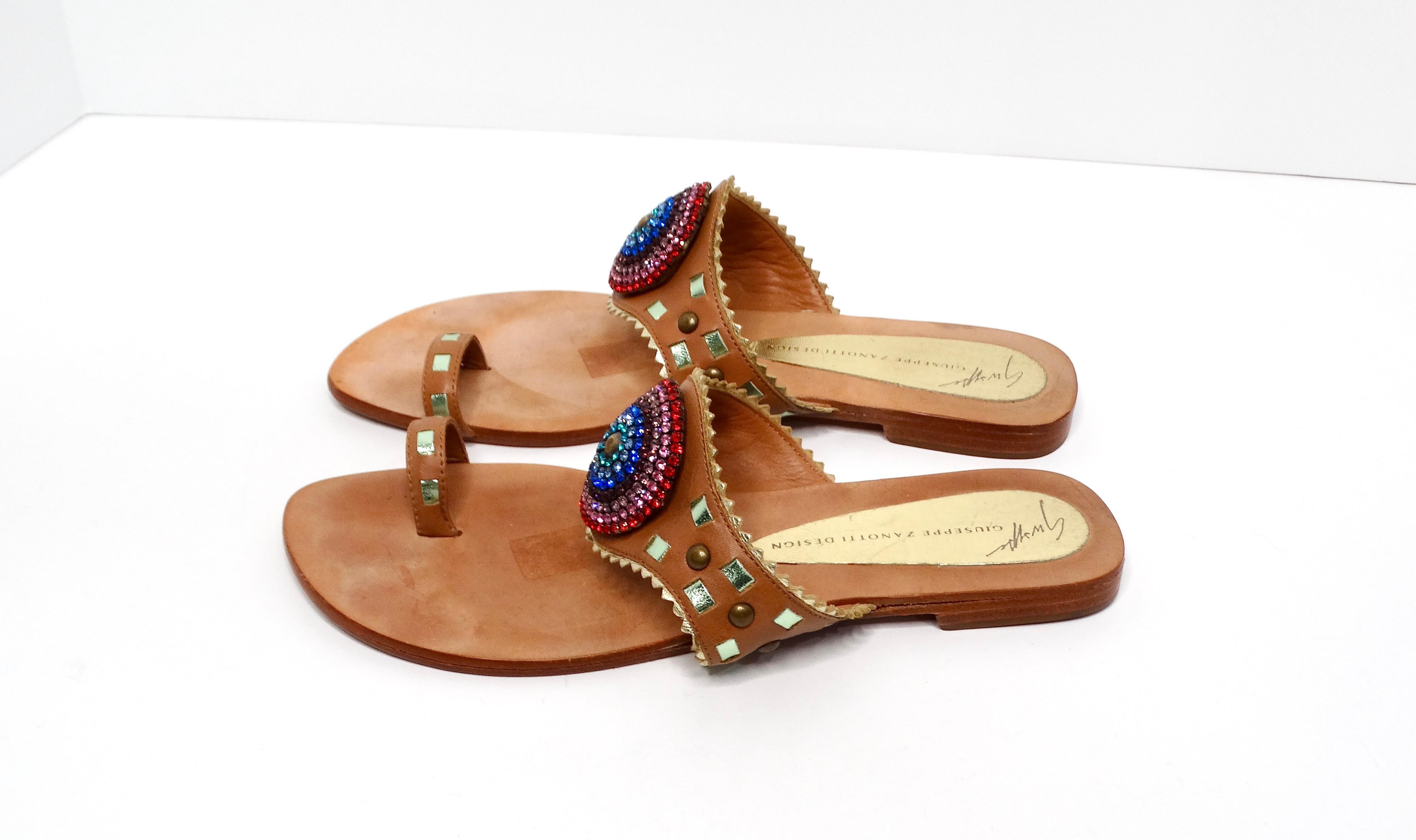 Giuseppe Zanoti Brown Leder Regenbogen Strass Sandalen im Angebot 1