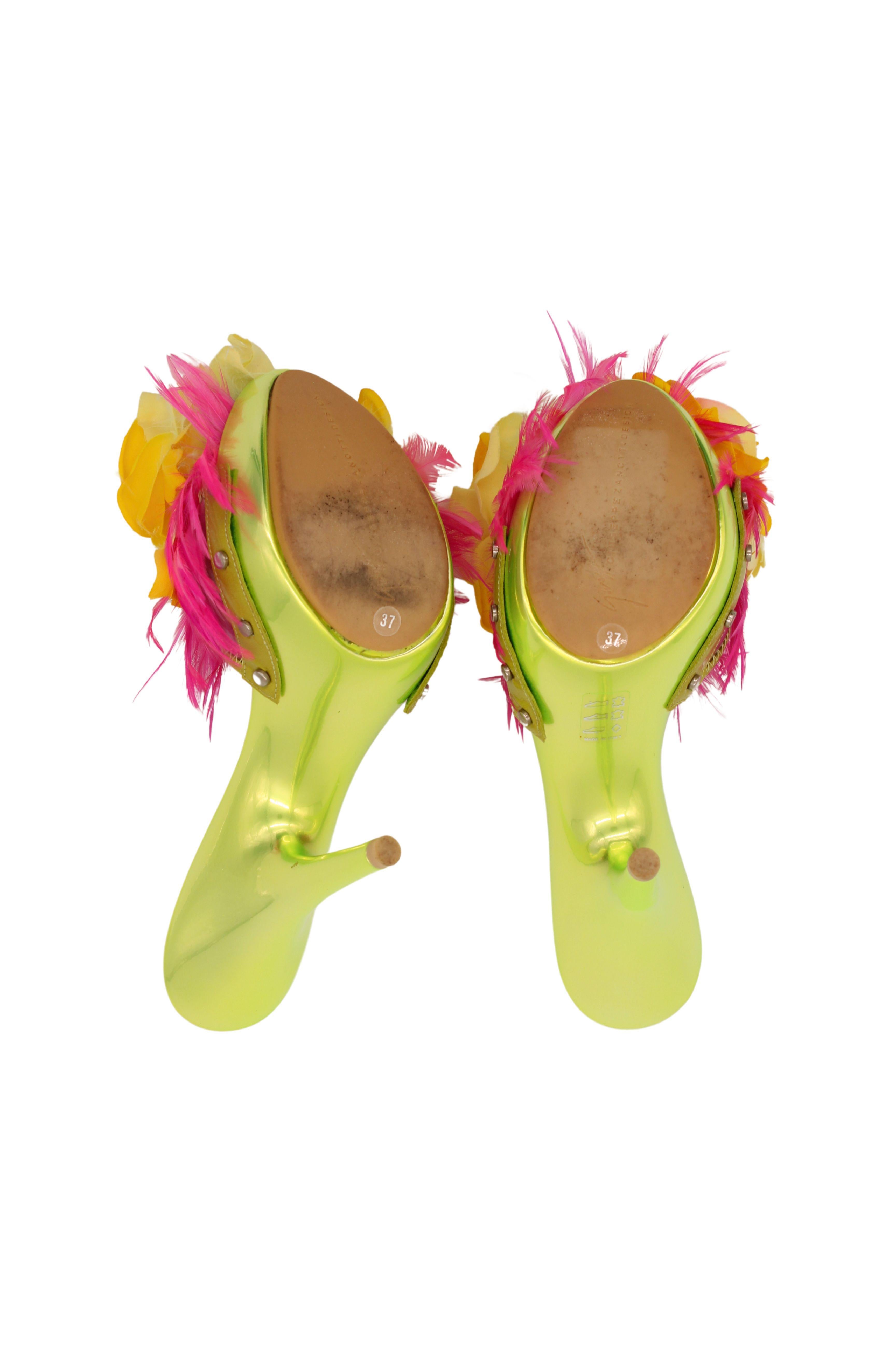 da uomo o donna Giuseppe Zanotti 2000, fiore neon e piuma, plateau metallico con tacco in vendita