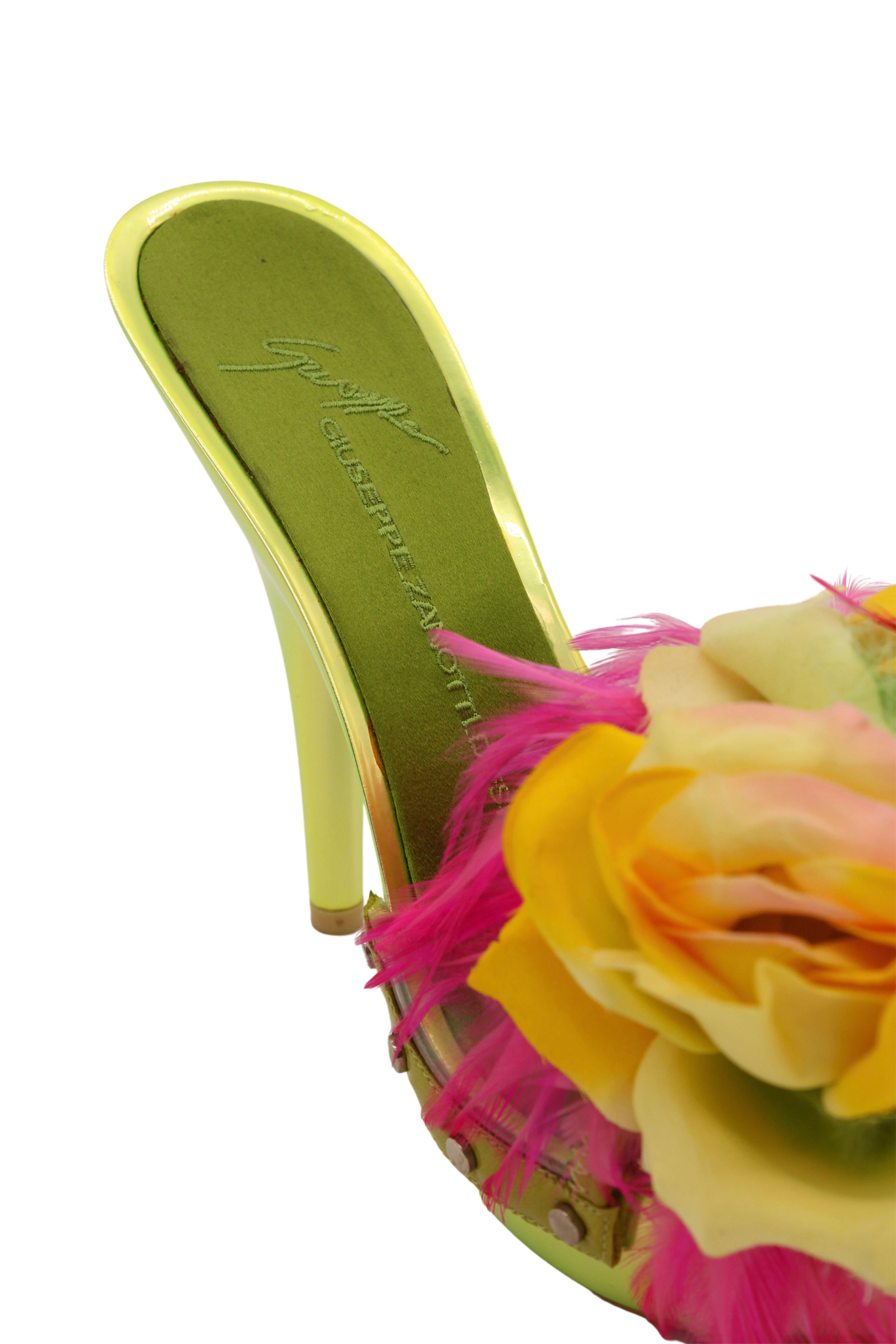 Giuseppe Zanotti 2000, fiore neon e piuma, plateau metallico con tacco in vendita 1