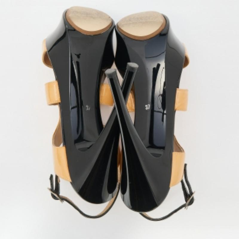 Giuseppe Zanotti - Sandales à plateforme en cuir verni beige/noir Taille 37 en vente 1