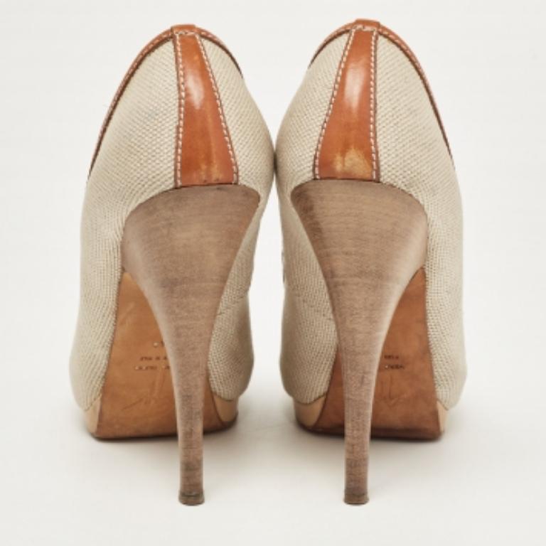 Giuseppe Zanotti Beige/Brown Canvas Peep Toe Platform Pumps Size 40 Pour femmes en vente
