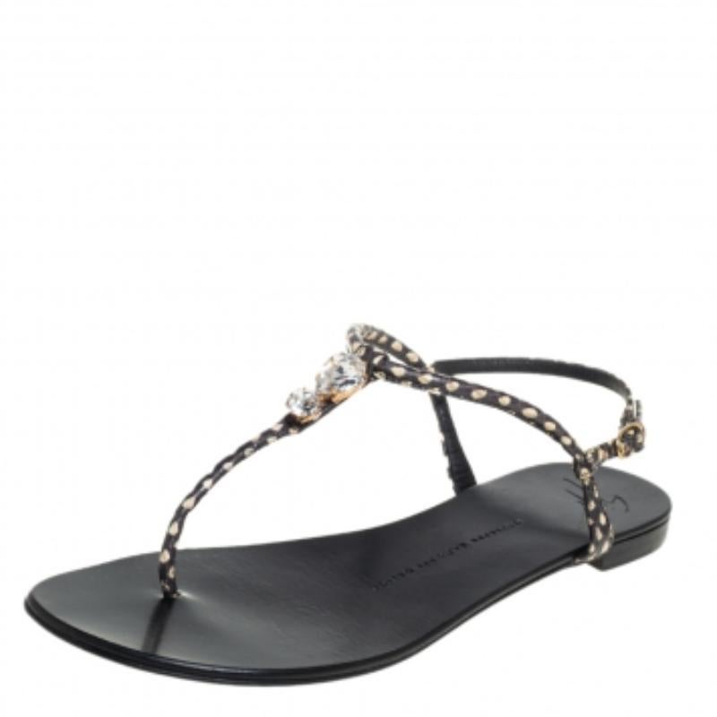 Giuseppe Zanotti Beige/Brown Python Embossed Leather T Strip Sandals Size 38.5 In Good Condition For Sale In Dubai, Al Qouz 2