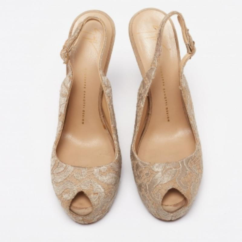 Giuseppe Zanotti - Sandales à brides à bout ouvert en dentelle beige, taille 40,5 en vente 2