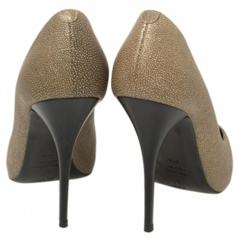 Giuseppe Zanotti Beige Leather And Patent Leather Cap Toe Pumps Size 37.5 For Sale 1