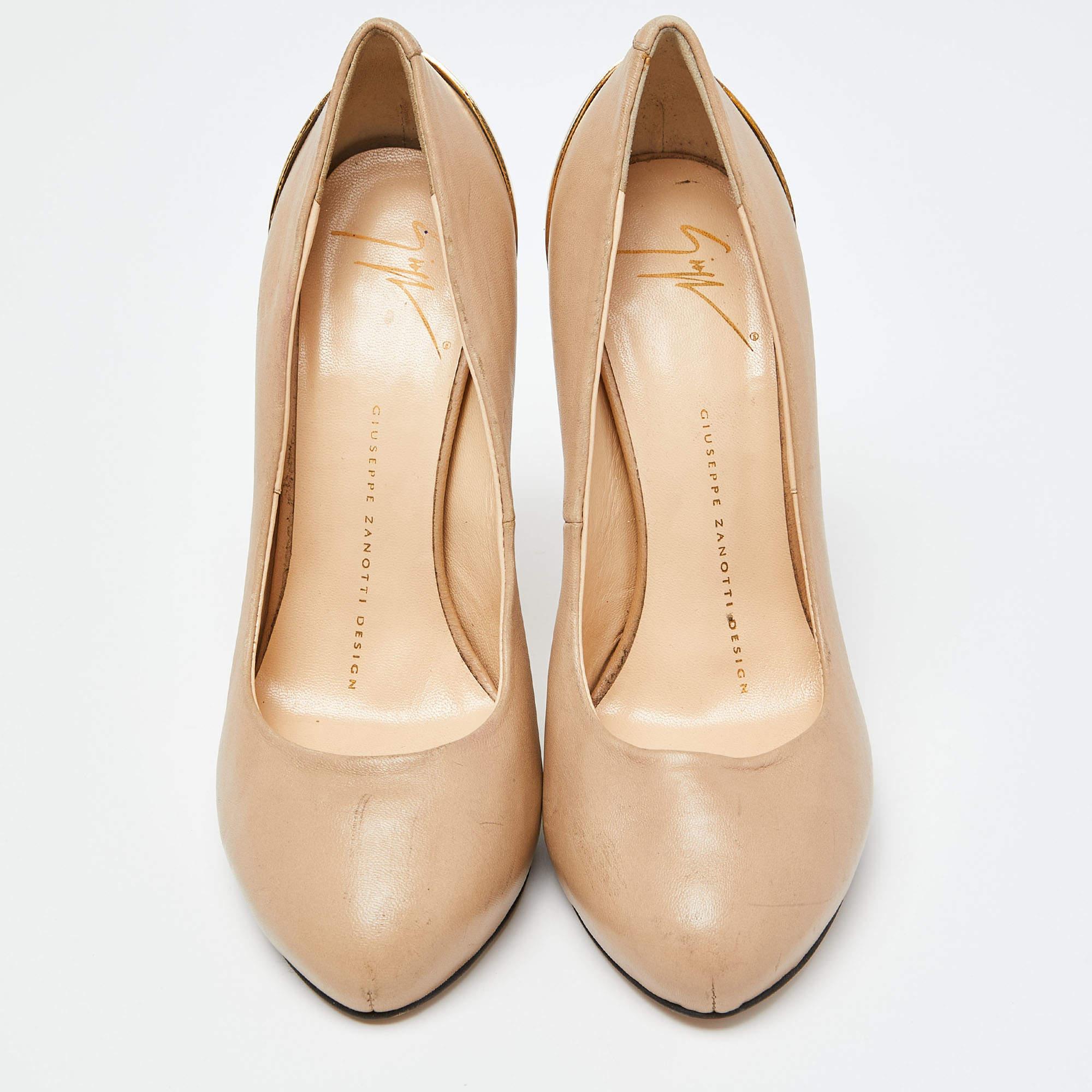 Giuseppe Zanotti Bombas de punta redonda de piel beige Talla 36 Beige en venta