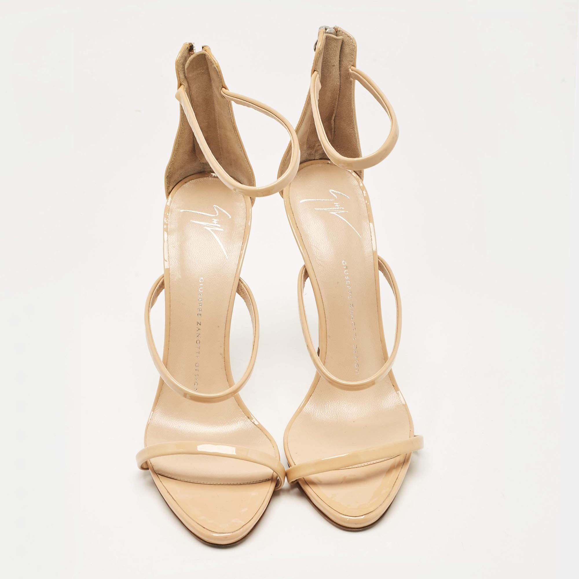 Giuseppe Zanotti Beige Patent Leather Coline Ankle Strap Sandals Size 40 In Good Condition In Dubai, Al Qouz 2