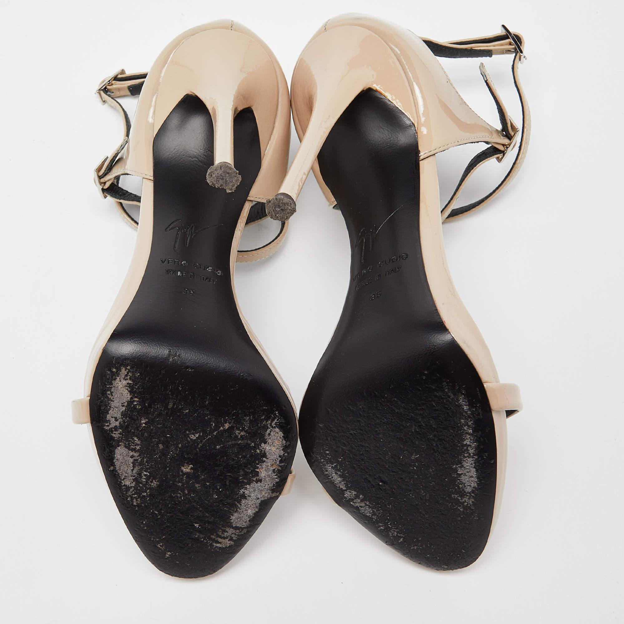 Giuseppe Zanotti Beige Patent Leather Coline Strap Sandals Size 35 For Sale 3