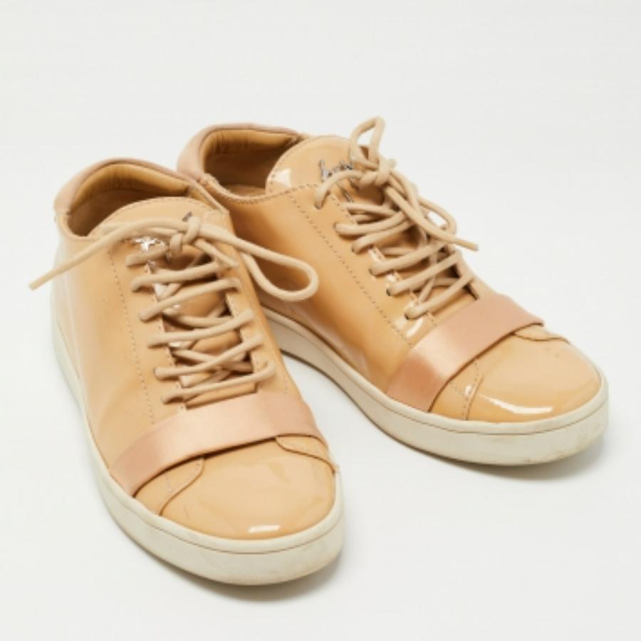 Baskets basses Giuseppe Zanotti en cuir verni beige, taille 37 en vente 1