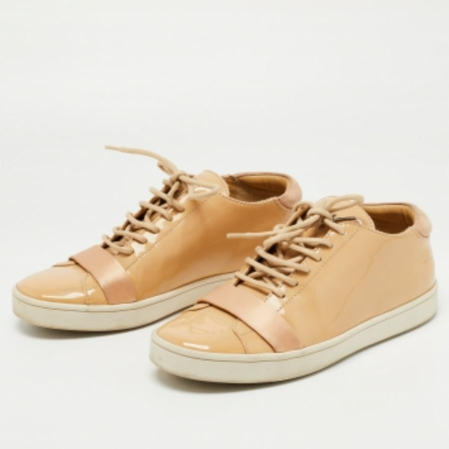 Baskets basses Giuseppe Zanotti en cuir verni beige, taille 37 en vente 3