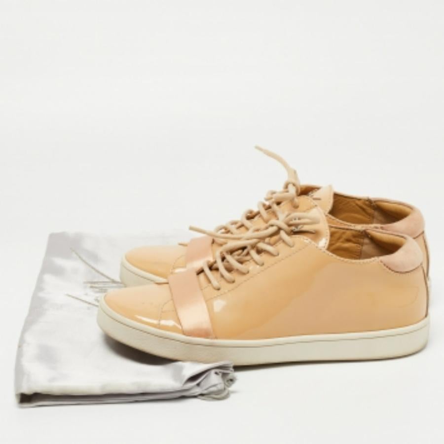 Baskets basses Giuseppe Zanotti en cuir verni beige, taille 37 en vente 4