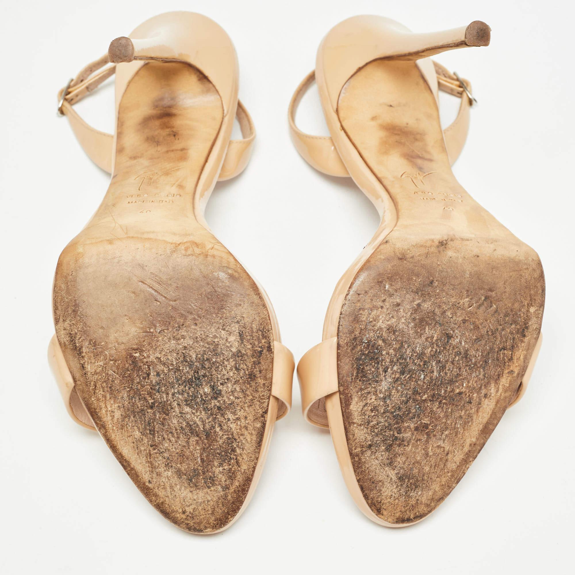 Giuseppe Zanotti Beige Patent Leather Slingback Sandals Size 40 For Sale 2