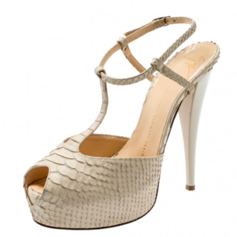 Donna Giuseppe Zanotti Beige Python Embossed Leather T Strap Platform Sandals Taglia 39 in vendita