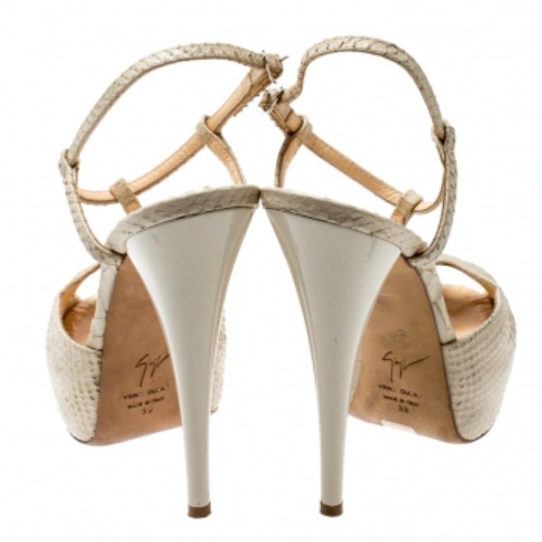 Giuseppe Zanotti Beige Python Embossed Leather T Strap Platform Sandals Taglia 39 in vendita 1