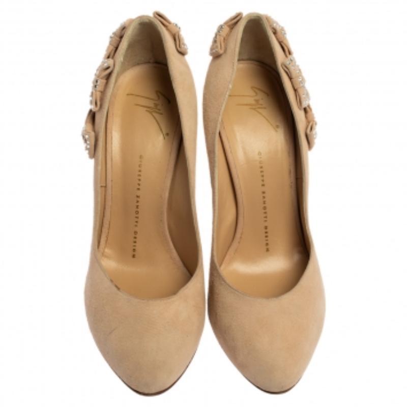 Women's Giuseppe Zanotti Beige Suede Crystal Embellished Bow Pumps Size 39 For Sale