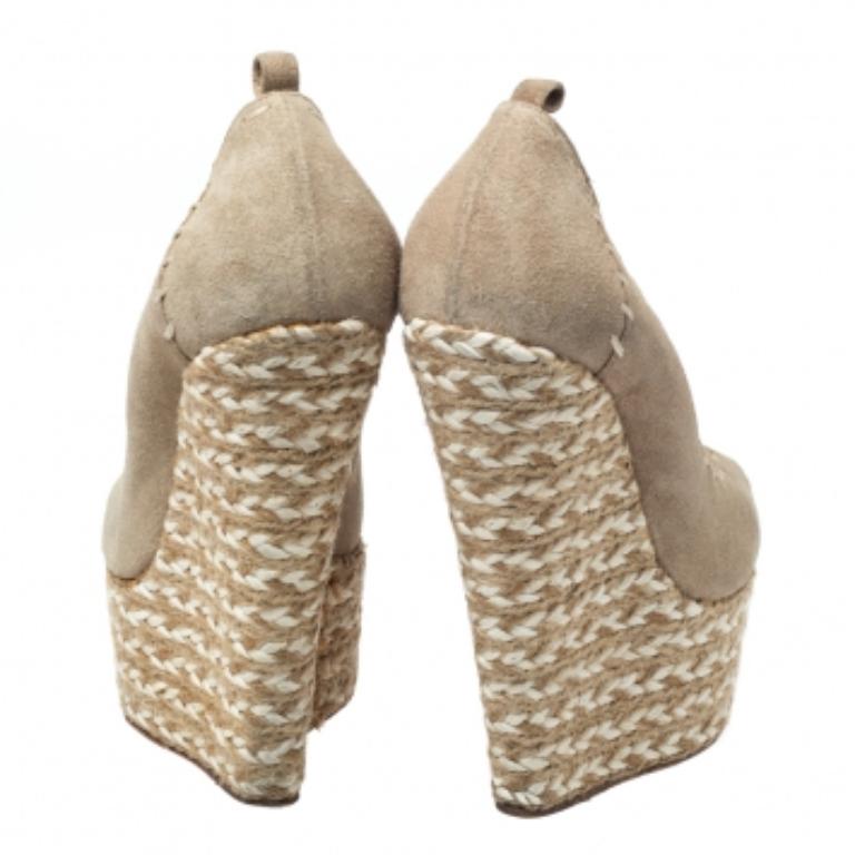 Giuseppe Zanotti Beige Wildleder Leder Peep Toe Keil Plateau Pumps Größe 38,5 im Angebot 2
