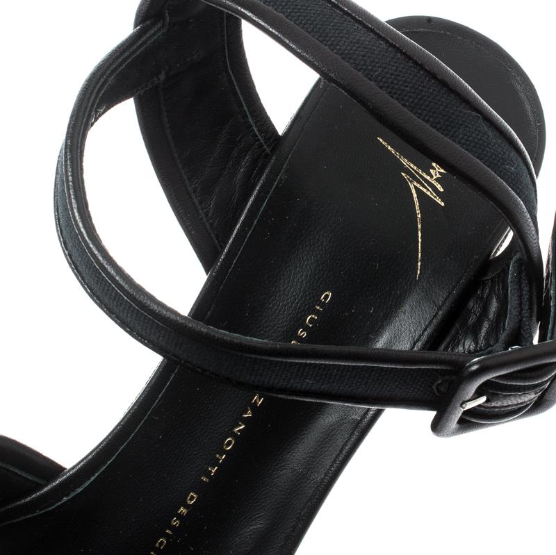 Giuseppe Zanotti Schwarze Keilsandalen aus Segeltuch und Leder mit Camouflage-Muster Größe 40 3