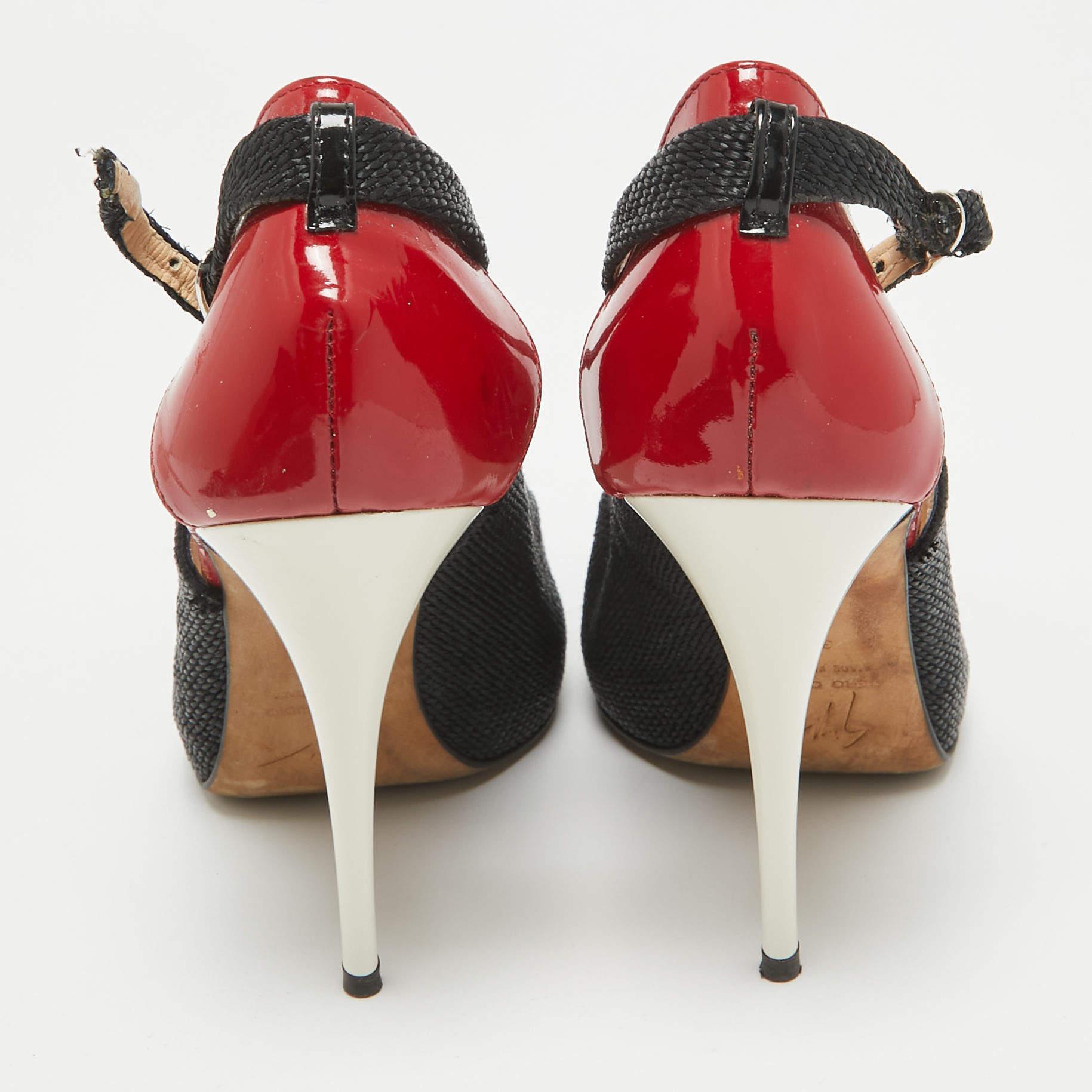 Giuseppe Zanotti Schwarze Peep Toe Pumps aus Segeltuch und Lackleder Größe 36 im Angebot 1