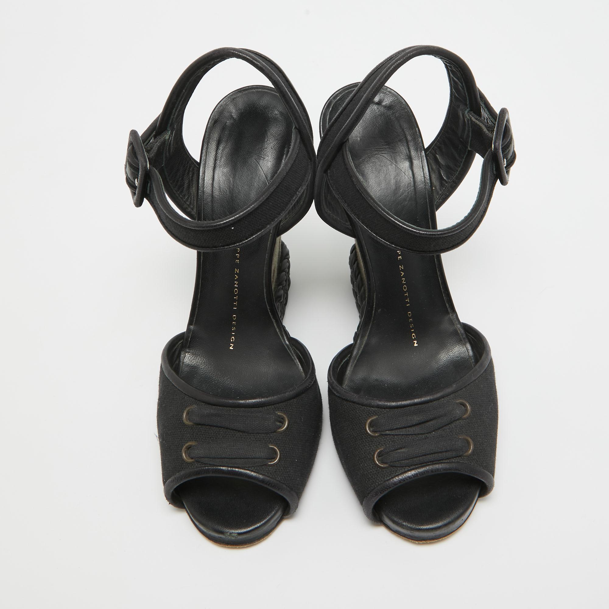 Noir Giuseppe Zanotti Sandales à brides à chevilles compensées Camo en toile noire taille 37 en vente