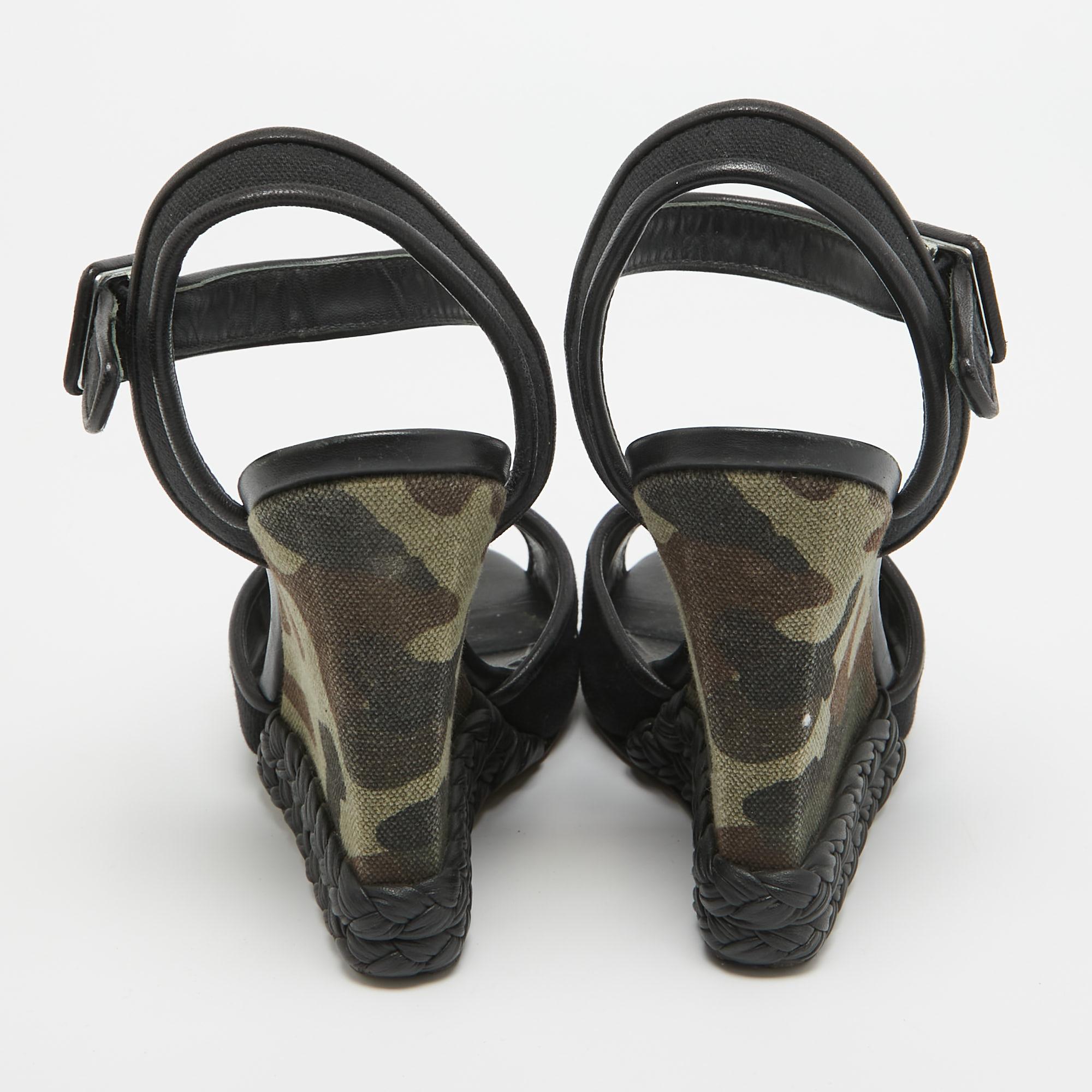 Giuseppe Zanotti Sandales à brides à chevilles compensées Camo en toile noire taille 37 Pour femmes en vente