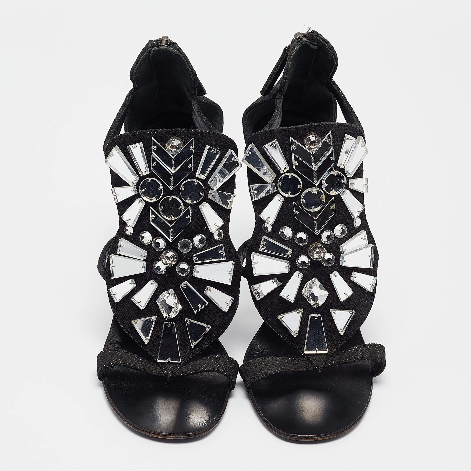 Noir Sandales Giuseppe Zanotti noires ornées d'un miroir, taille 38 en vente