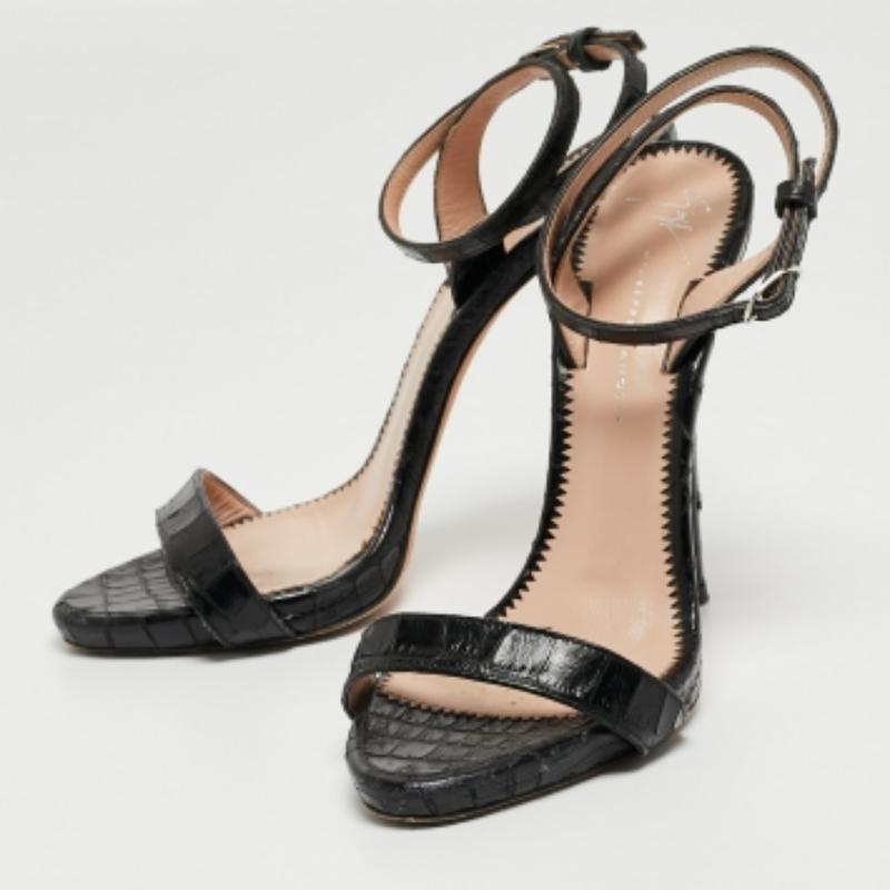 Giuseppe Zanotti Schwarz Krokodilgeprägte Leder Riemchensandalen Größe 38.5 im Angebot 2
