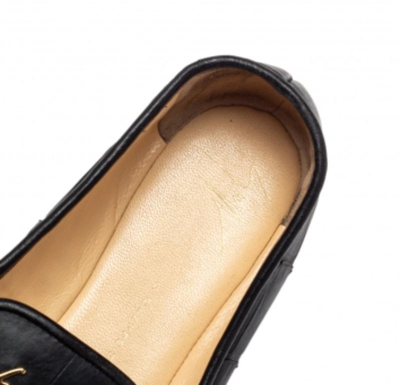 Giuseppe Zanotti Black Croc Embossed Leather Slip On Loafers Size 37.5 In Good Condition For Sale In Dubai, Al Qouz 2