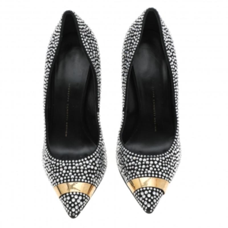 Noir Escarpins Ester à bout pointu en daim ornés de cristaux noirs Giuseppe Zanotti, taille 38 en vente
