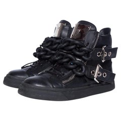 Giuseppe Zanotti, Schwarze Double Chain High Top Sneakers aus Leder.