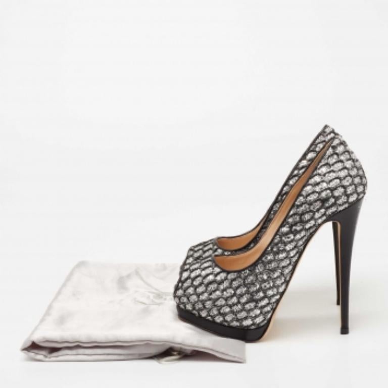 Giuseppe Zanotti Bombas de plataforma con puntera abierta de encaje y purpurina negra talla 37,5 en venta 4