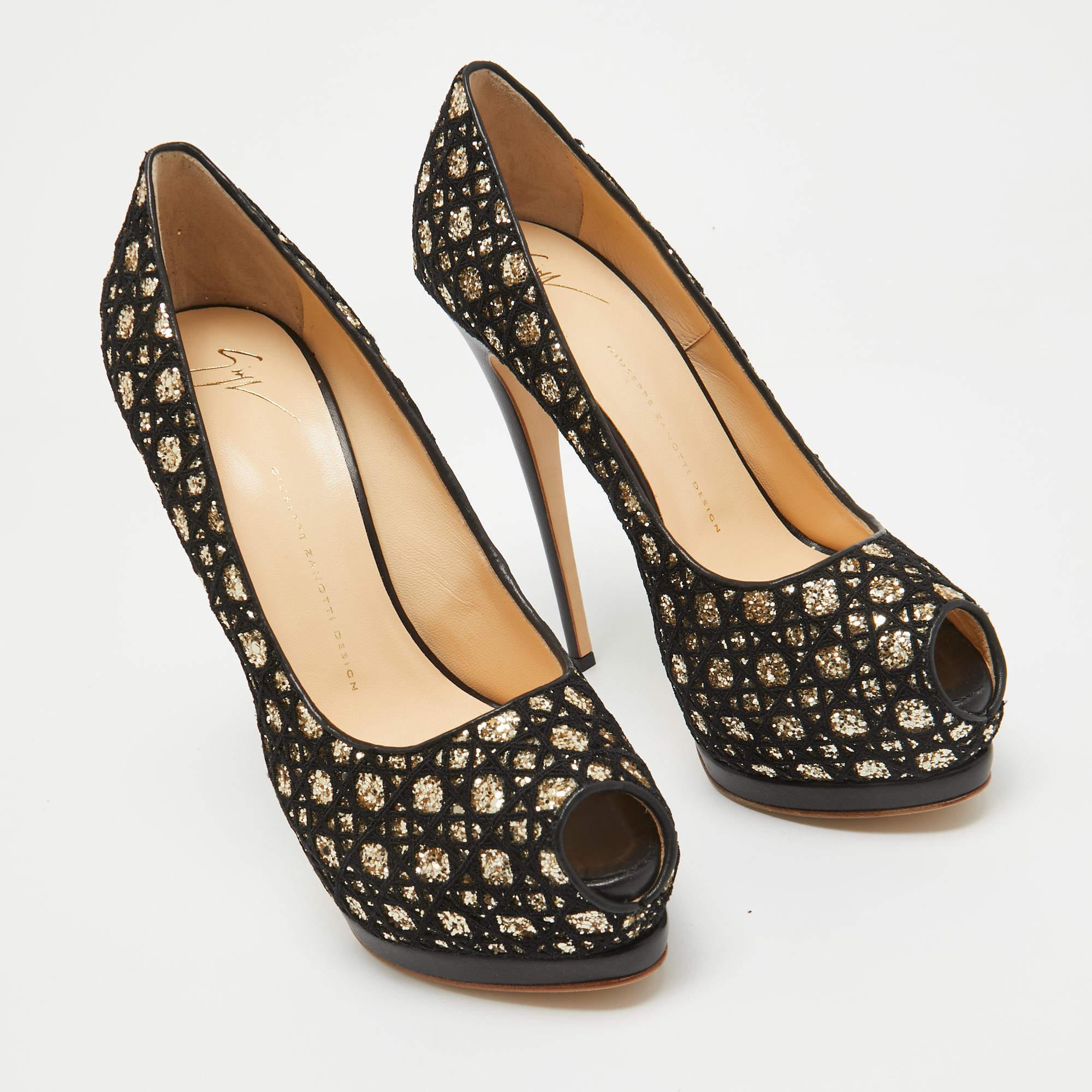 Giuseppe Zanotti Escarpins à plateforme en maille et paillettes noir/doré Taille 41 Neuf - En vente à Dubai, Al Qouz 2