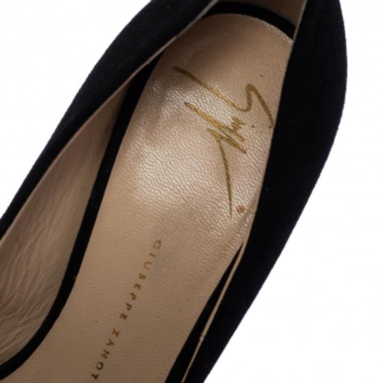 Giuseppe Zanotti Black/Grey Suede and Fabric Bow Pointed Toe Pumps Size 36 For Sale 1