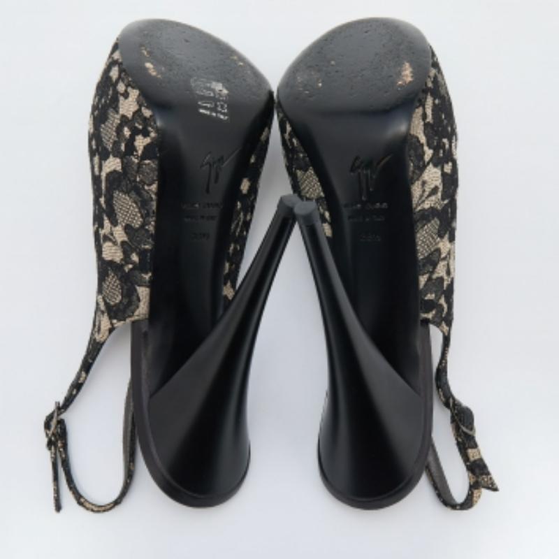 Sandales compensées Giuseppe Zanotti noires à bout ouvert et bride arrière, taille 38,5 en vente 2