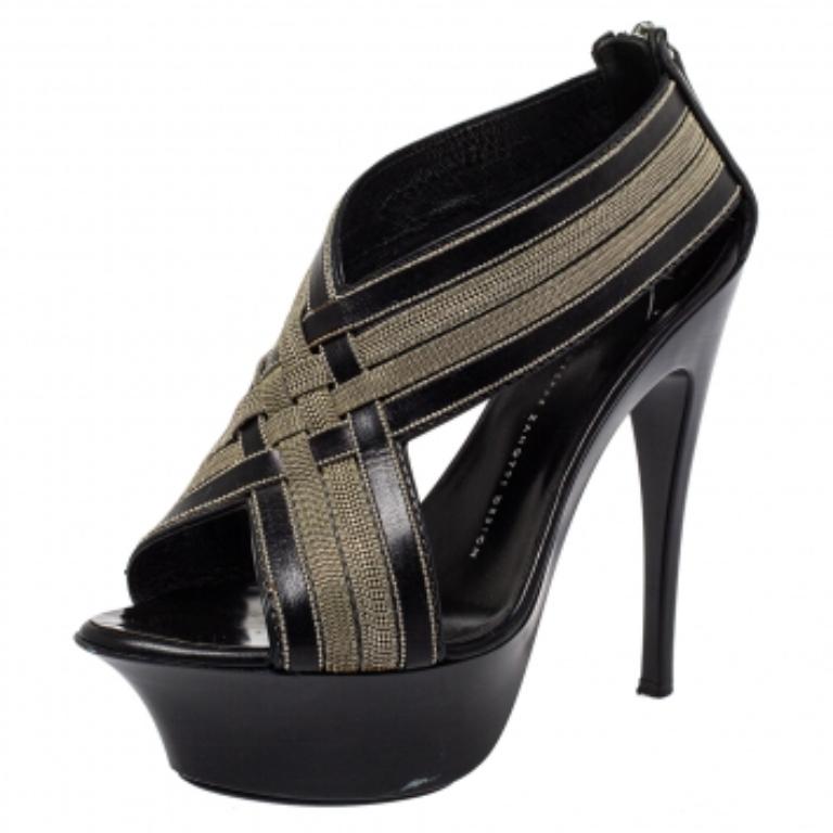Women's Giuseppe Zanotti Black Leather And Chain Crisscross Sandals Size 38 For Sale