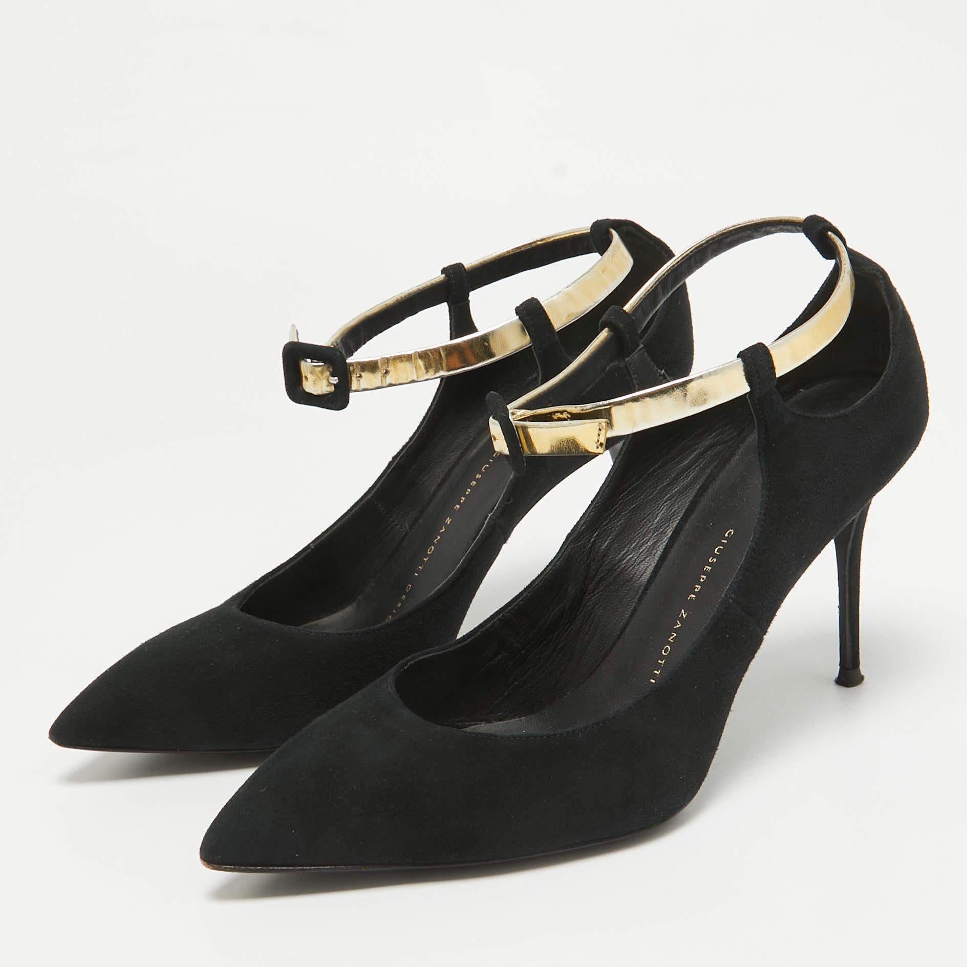 Cut into a timeless silhouette  this pair of pumps is simple yet classy. With a classy shade  it flaunts durable soles and comfortable footbeds.