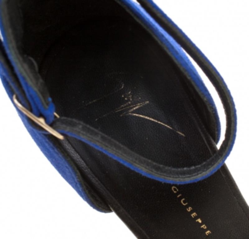 Giuseppe Zanotti Schwarz Leder Blau Wildleder Sicherheitsnadel Riemchensandalen Größe 37 im Zustand „Gut“ im Angebot in Dubai, Al Qouz 2