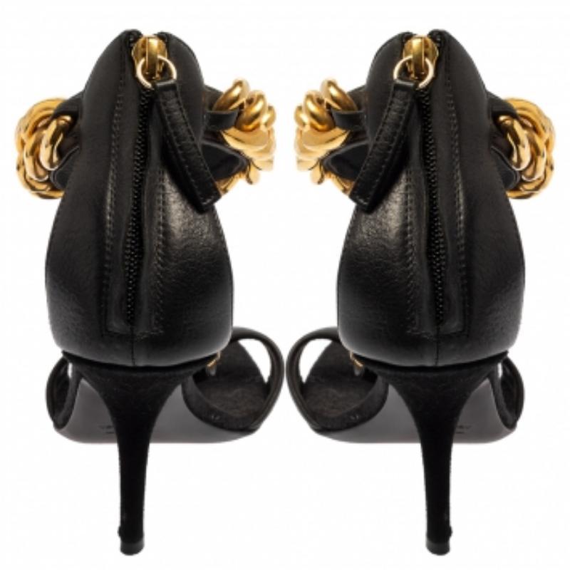 Women's Giuseppe Zanotti Black Leather Chain Detail T Strap Sandals Size 38.5 For Sale