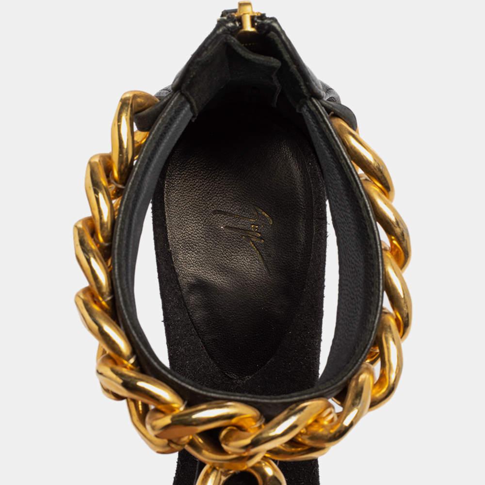 Women's Giuseppe Zanotti Black Leather Chain Detail T Strap Sandals Size 38.5 For Sale