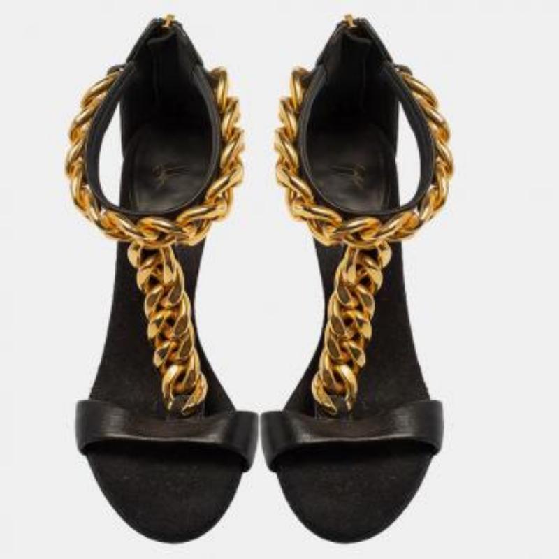 Giuseppe Zanotti Black Leather Chain Detail T Strap Sandals Size 38.5 For Sale 4