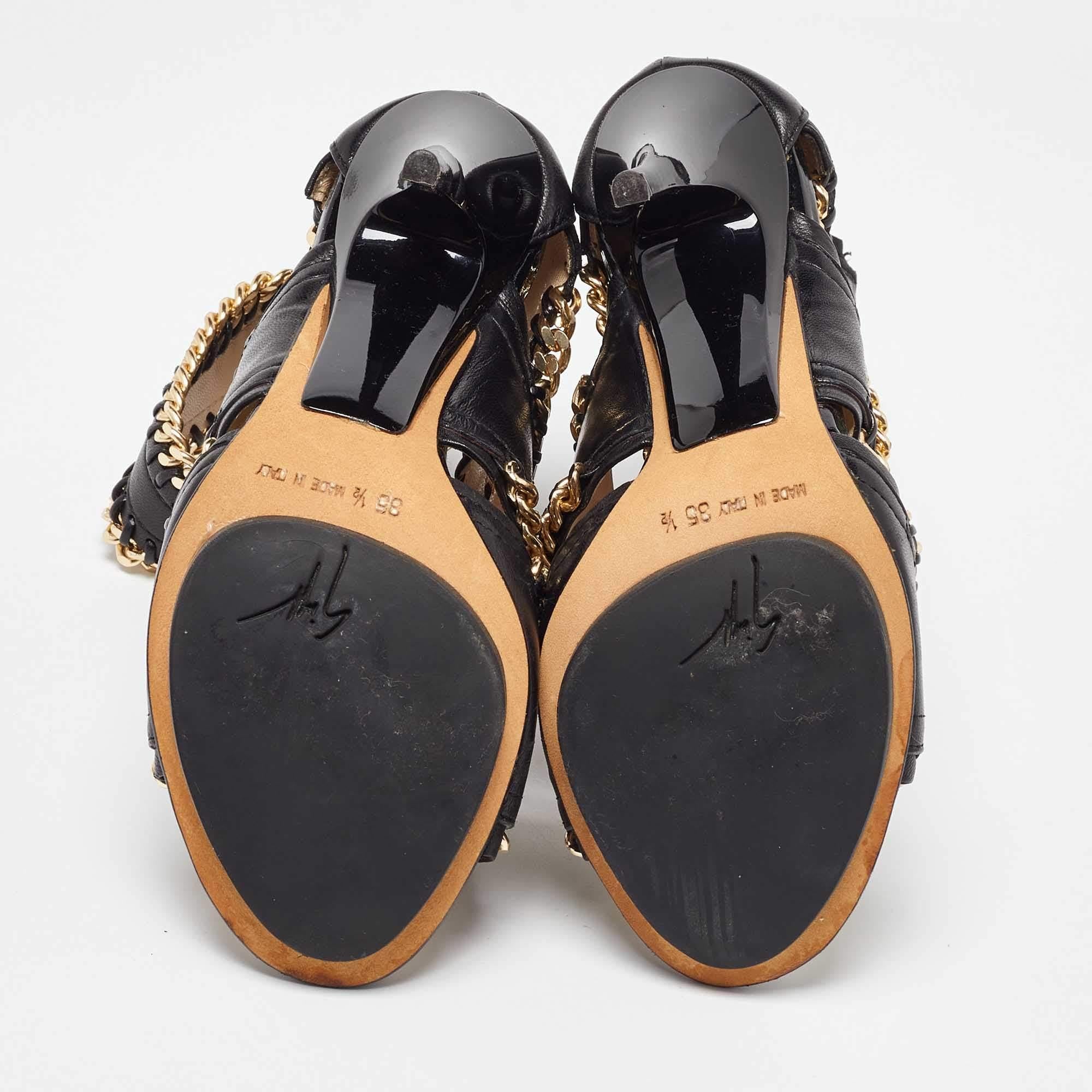 Giuseppe Zanotti - Sandali in pelle nera con catene e decorazioni - misura 35,5 in vendita 1