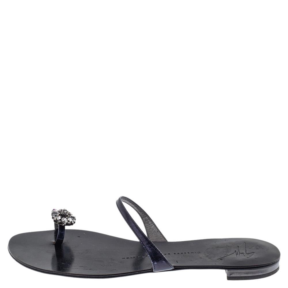 giuseppe zanotti crystal-embellished flat toe-ring sandals