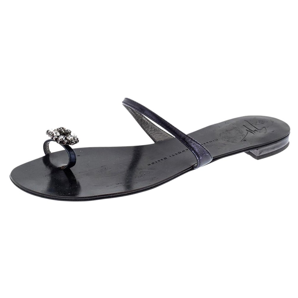 Giuseppe Zanotti Zapatos de tacón de cuero negro con adornos de cristal talla 38